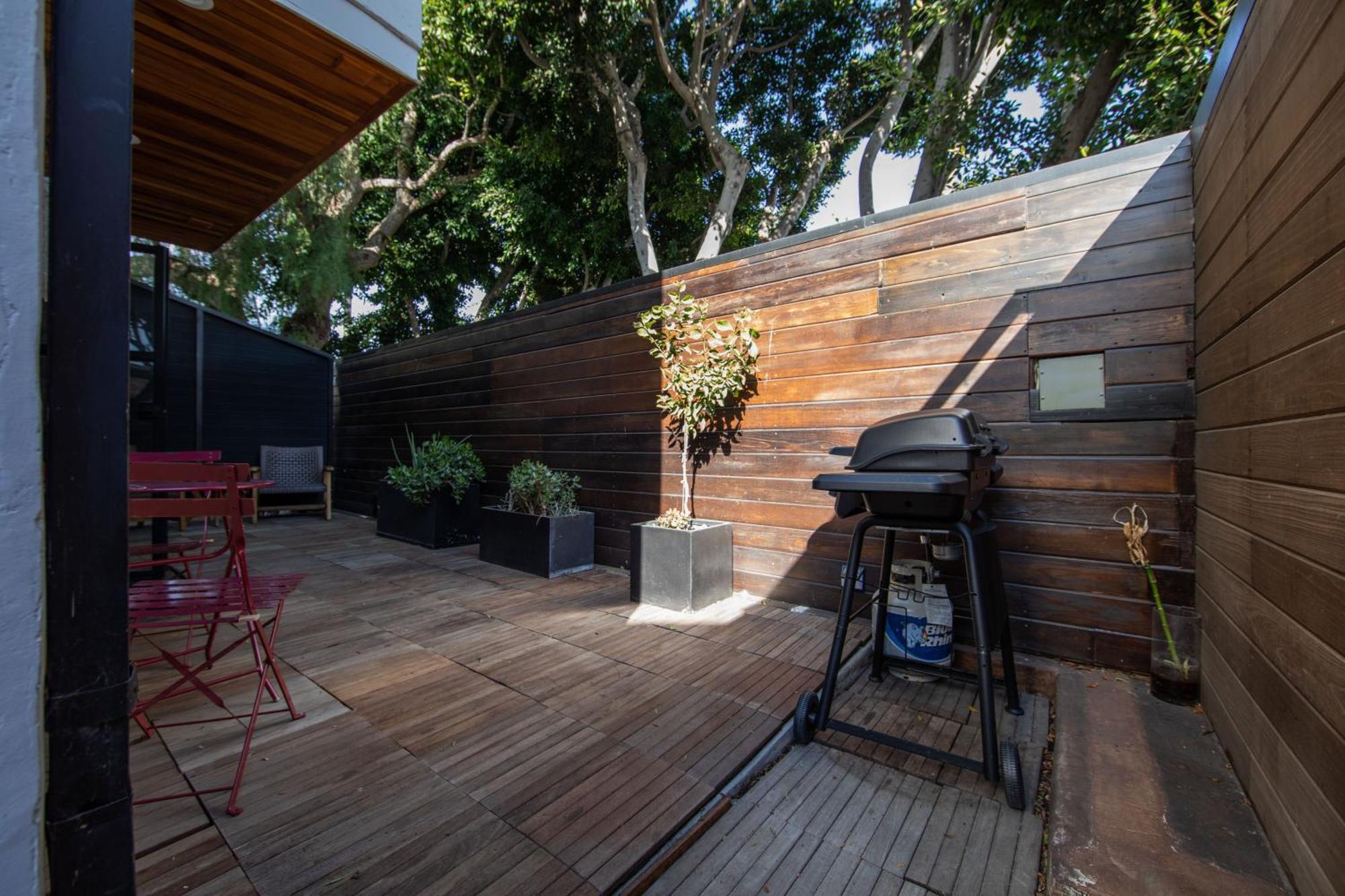 Venice Beach Studio With Large Private Patio Steps To The Beach Los Angeles Kültér fotó