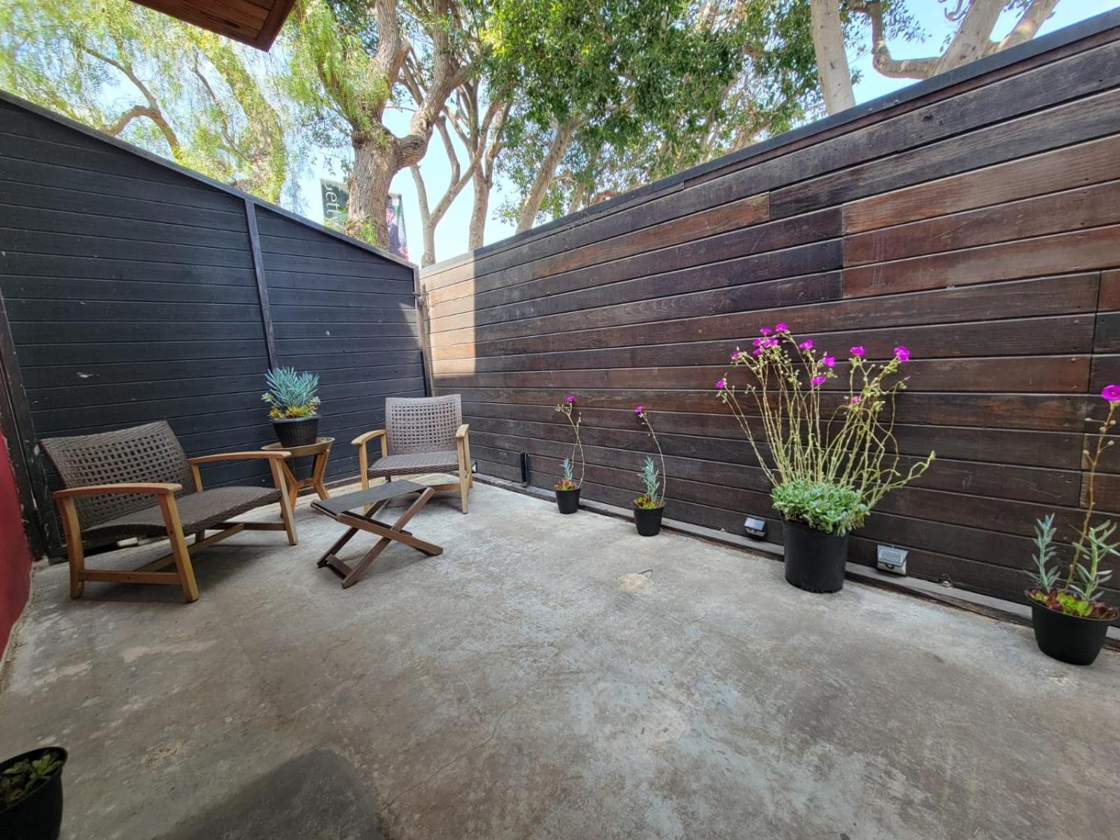 Venice Beach Studio With Large Private Patio Steps To The Beach Los Angeles Kültér fotó