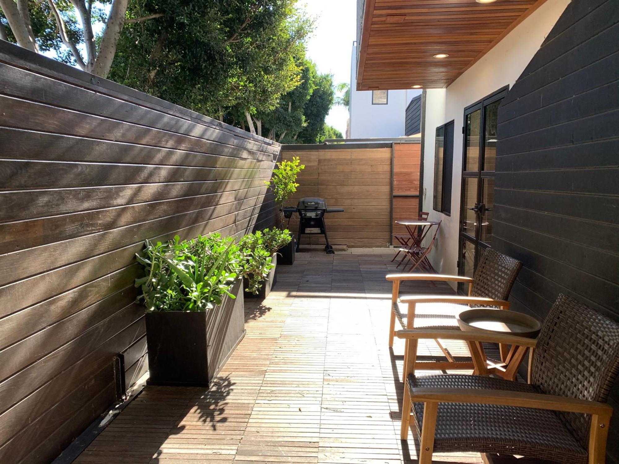Venice Beach Studio With Large Private Patio Steps To The Beach Los Angeles Kültér fotó