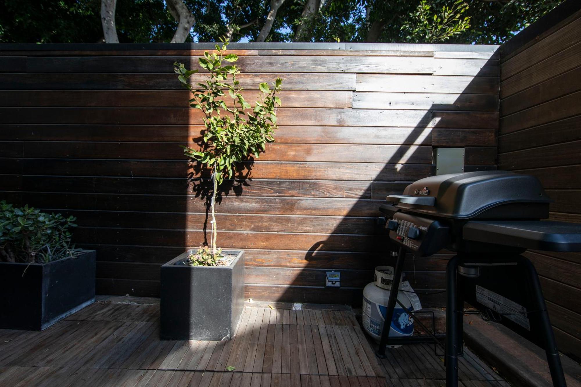 Venice Beach Studio With Large Private Patio Steps To The Beach Los Angeles Kültér fotó