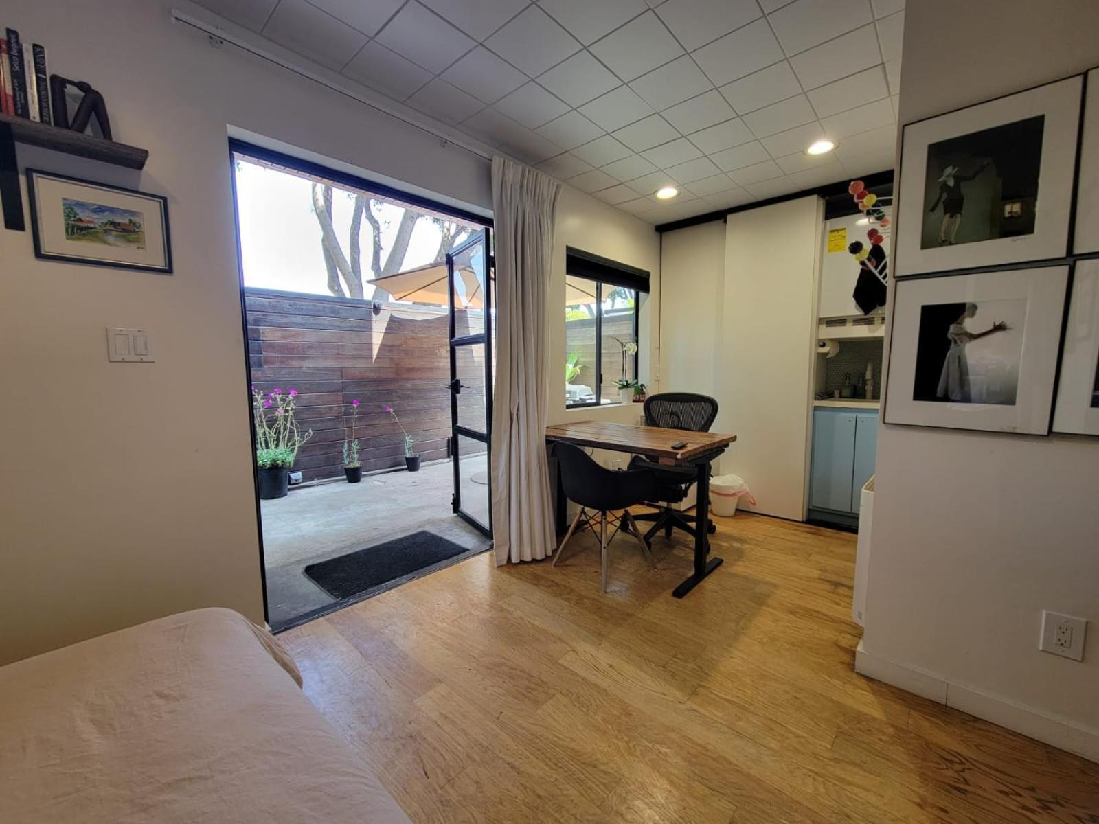 Venice Beach Studio With Large Private Patio Steps To The Beach Los Angeles Kültér fotó