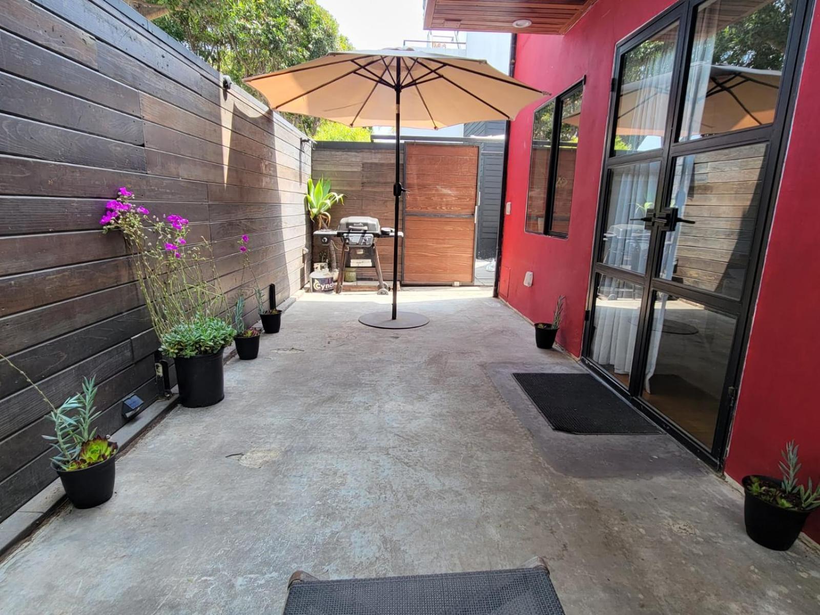 Venice Beach Studio With Large Private Patio Steps To The Beach Los Angeles Kültér fotó