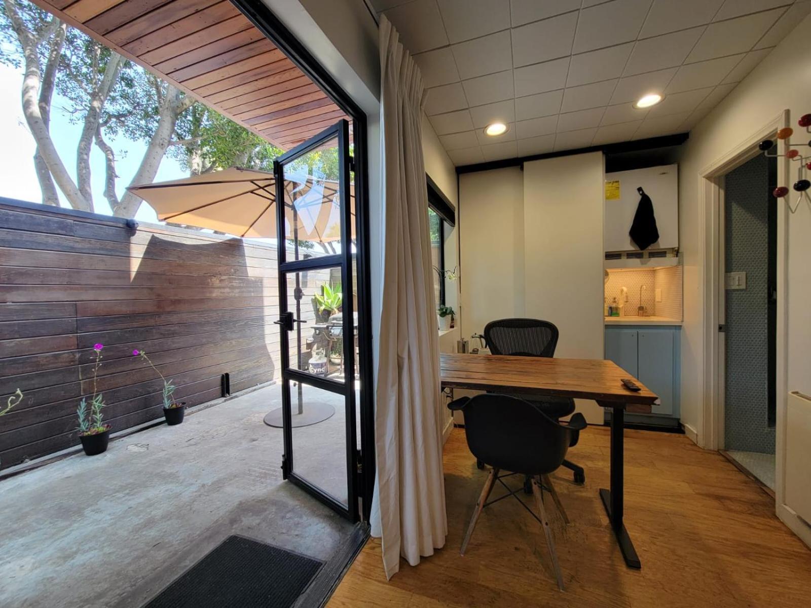 Venice Beach Studio With Large Private Patio Steps To The Beach Los Angeles Kültér fotó