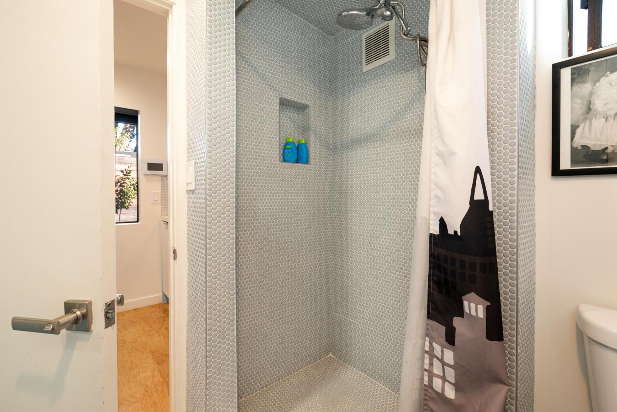 Venice Beach Studio With Large Private Patio Steps To The Beach Los Angeles Kültér fotó
