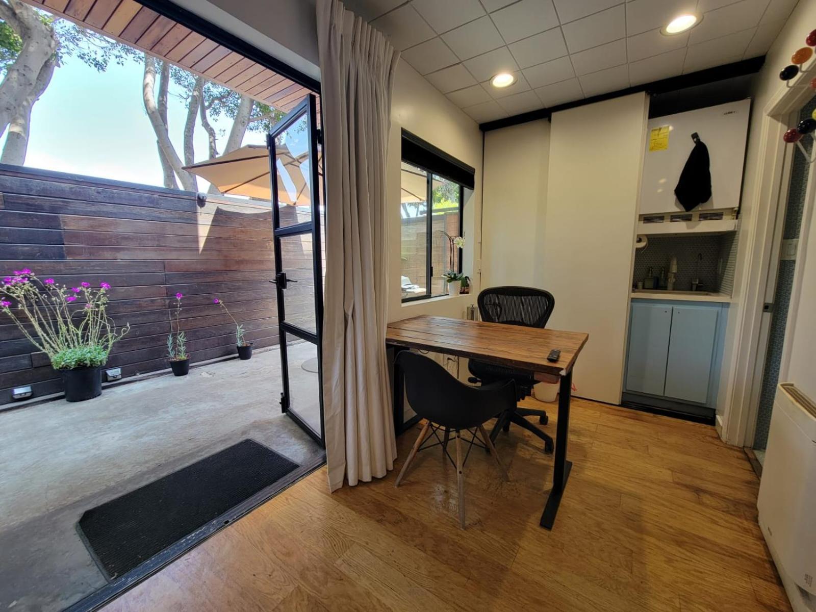 Venice Beach Studio With Large Private Patio Steps To The Beach Los Angeles Kültér fotó