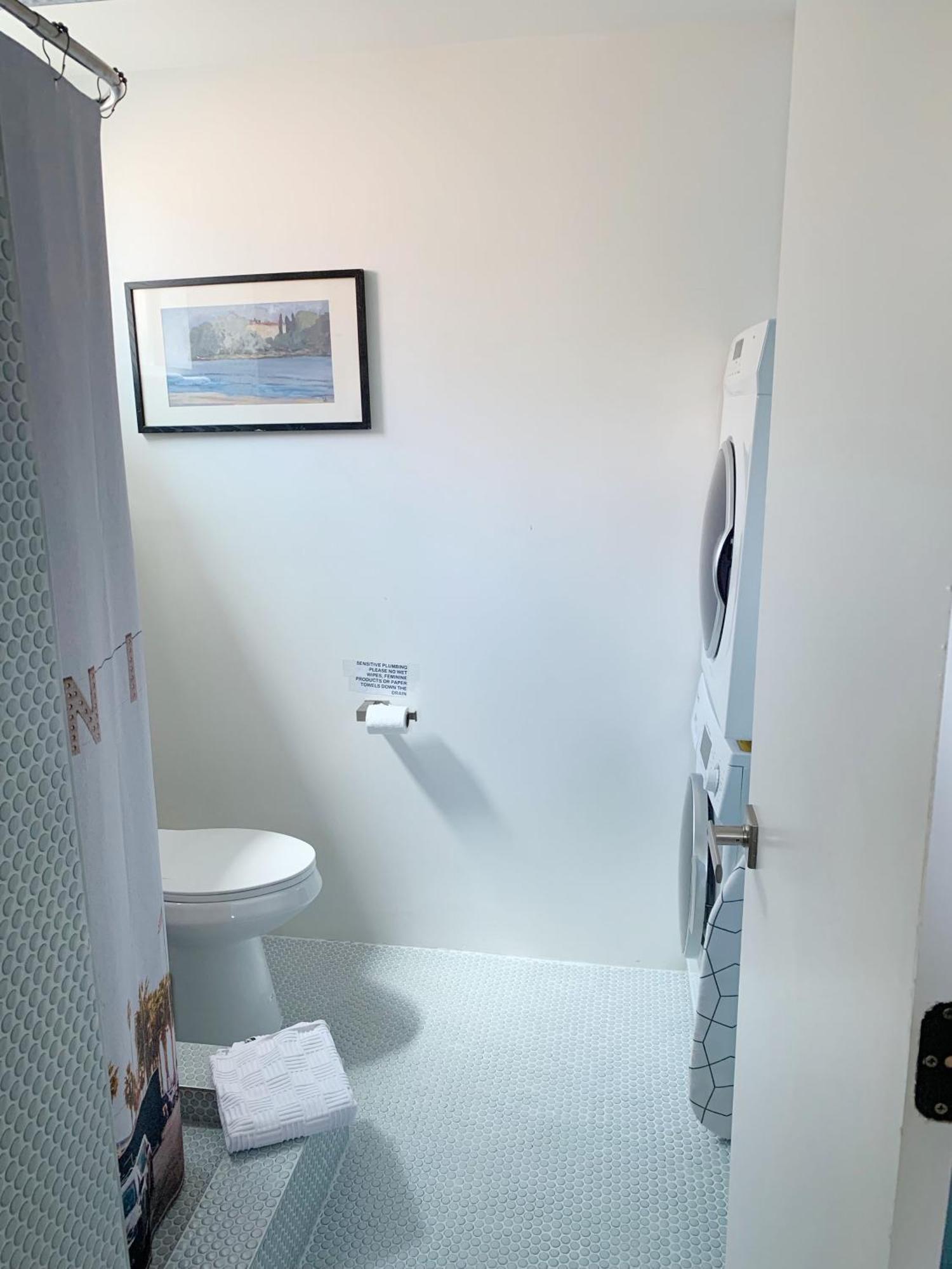Venice Beach Studio With Large Private Patio Steps To The Beach Los Angeles Kültér fotó